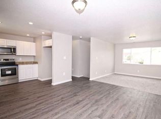 33 Yorkshire Rd #33, Pueblo, CO 81001