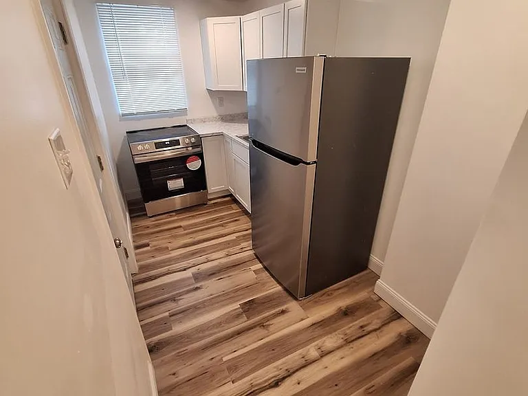 140 Miller Ln — Photo 3