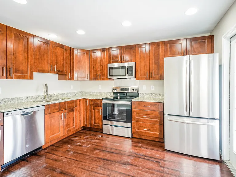 6023 Sand Key Ln — Photo 7