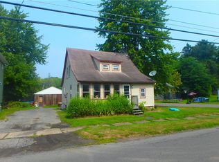 83 Bridge St, Phoenix, NY 13135