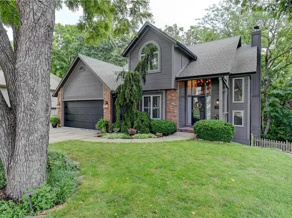 1501 NE Deer Ct, Lees Summit, MO 64086