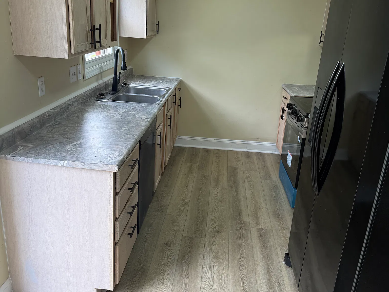 2 bed, 1.5 bath, 1000 sqft, $1,200 — Photo 1