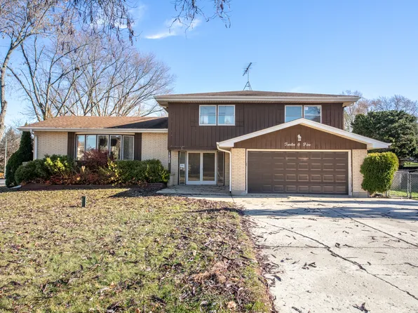 1205 Laurel Ln, Schaumburg, IL 60193