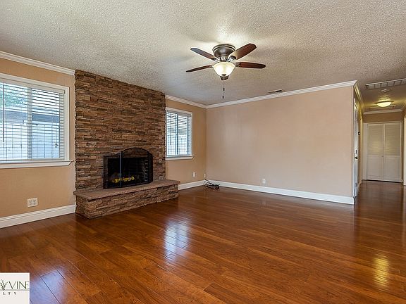 4th image of 2712 Aida Ave