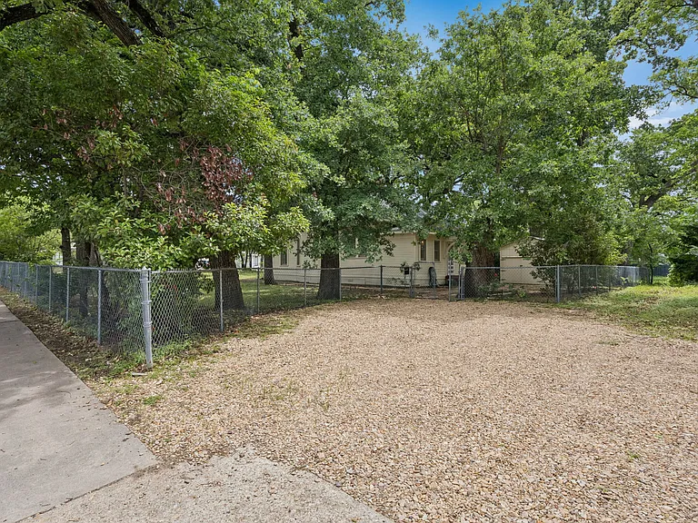 7923 Mohawk Dr — Photo 35