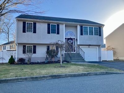 38 Slocum Farm Dr, Dartmouth, MA, 02747