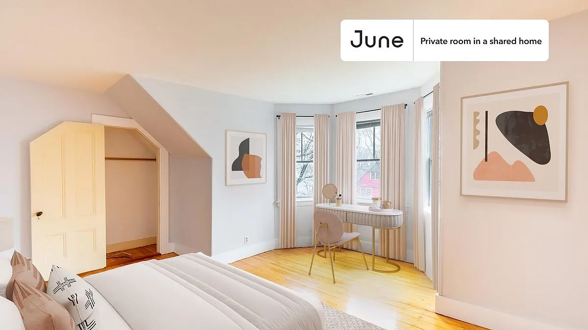 Queen bedroom in 5 bed/2.5 bath home in Newton Corner #1463 A — Photo 1