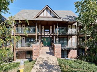 1420 Heritage Lndg APT 203, Saint Charles, MO 63303