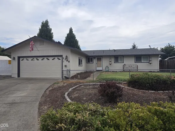 1158 Douglas St, Medford, OR 97501