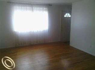 37407 Castle Dr, Romulus, MI 48174