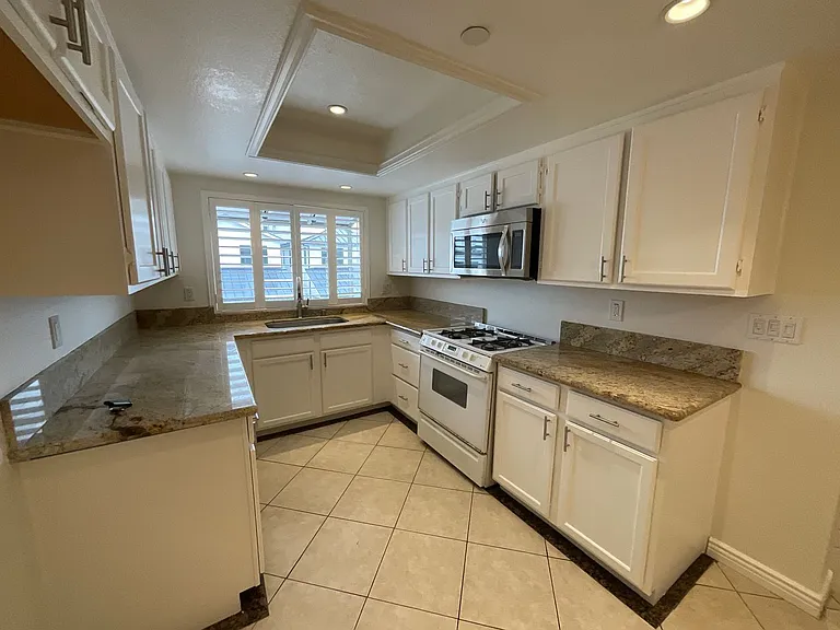 626 Lake St #54 — Photo 13