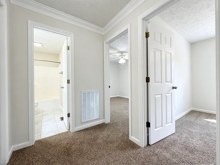 257 Lakeside Ln — Photo 12