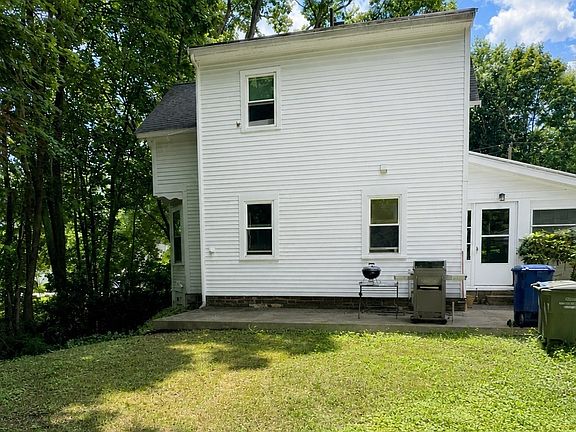 3rd image of 801 Merriam Ave