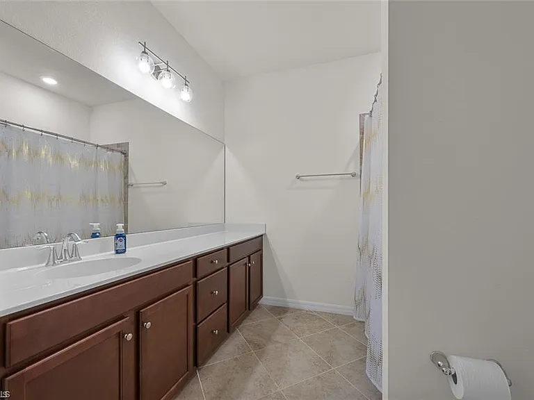 2707 Blossom Way — Photo 21