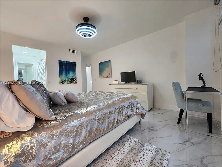 3505 S Ocean Dr #719 — Photo 8