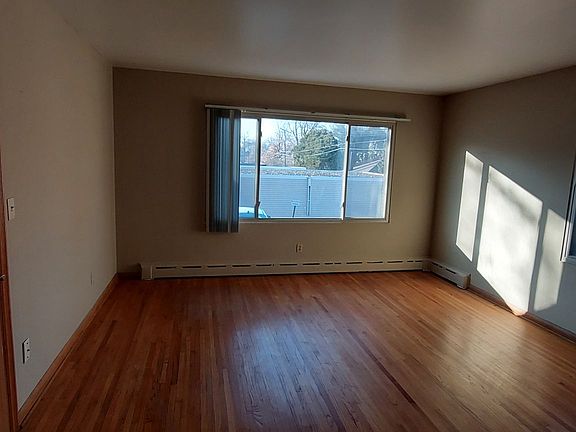2nd image of 25 Wheeler St S APT 6
