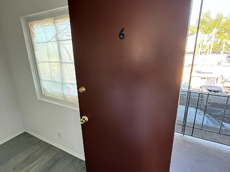 1232 W Florence Ave #6 — Photo 4