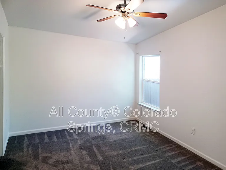 53 Royal Crest Dr — Photo 19