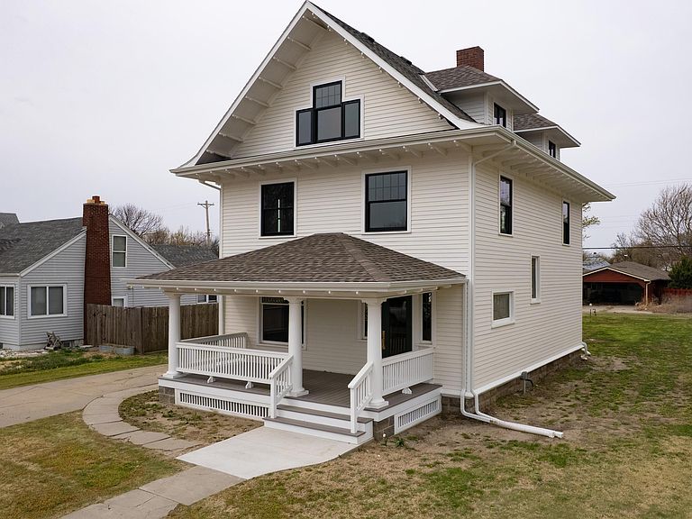 Listing photo 3