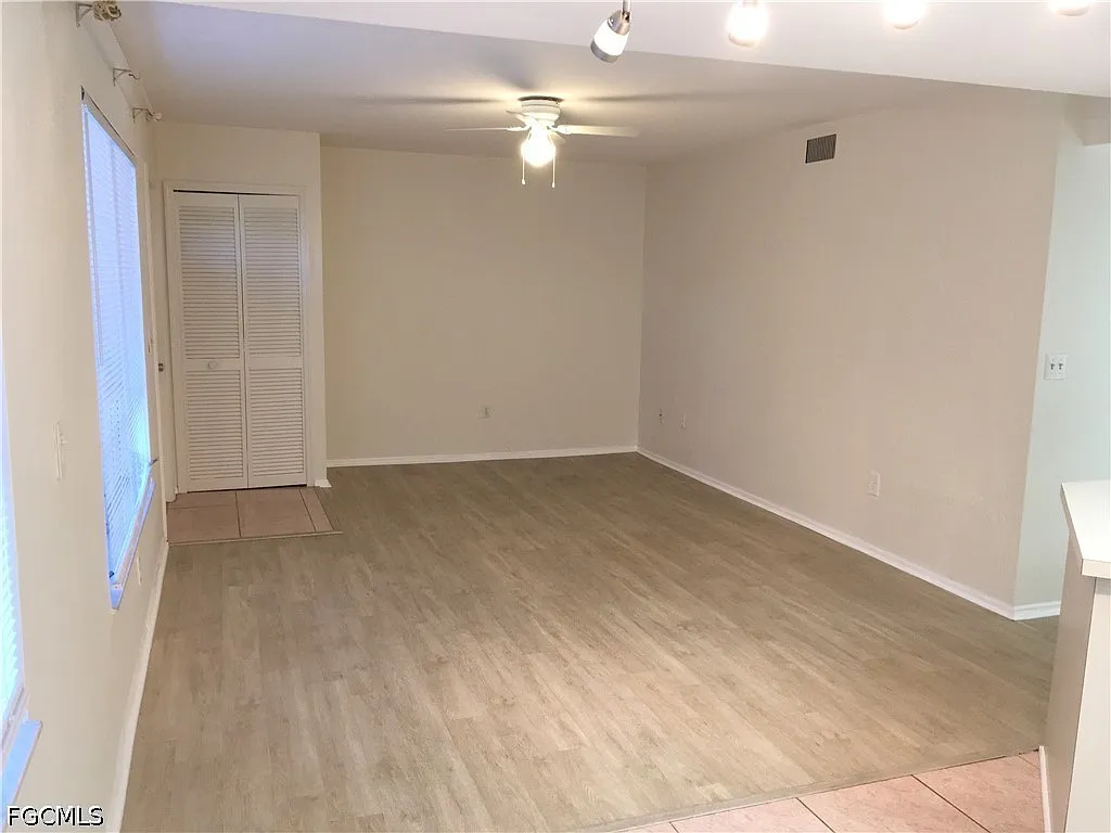 2 bed, 1.5 bath, 839 sqft, $1,350 — Photo 2