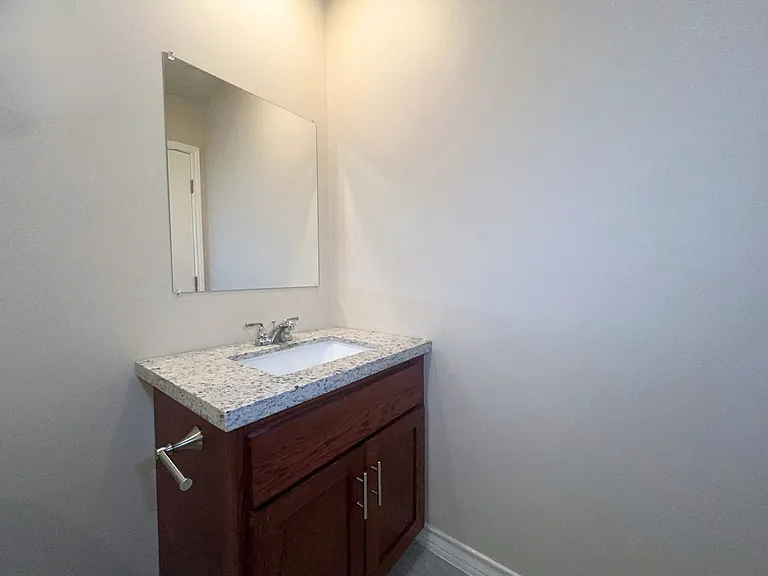 2904 E Lyon St — Photo 9