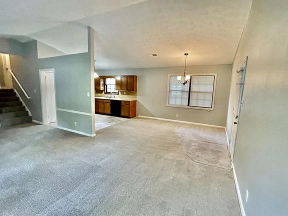 4th image of 2113 Tropicana Dr