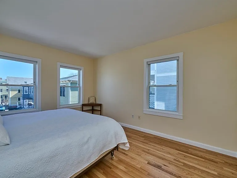 118 Trowbridge St #6 — Photo 16