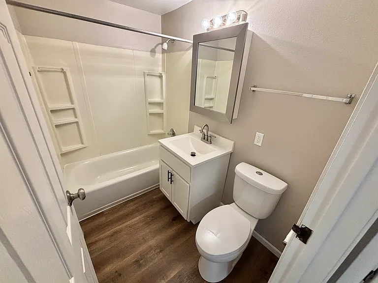 1120 Ann St #4 — Photo 6