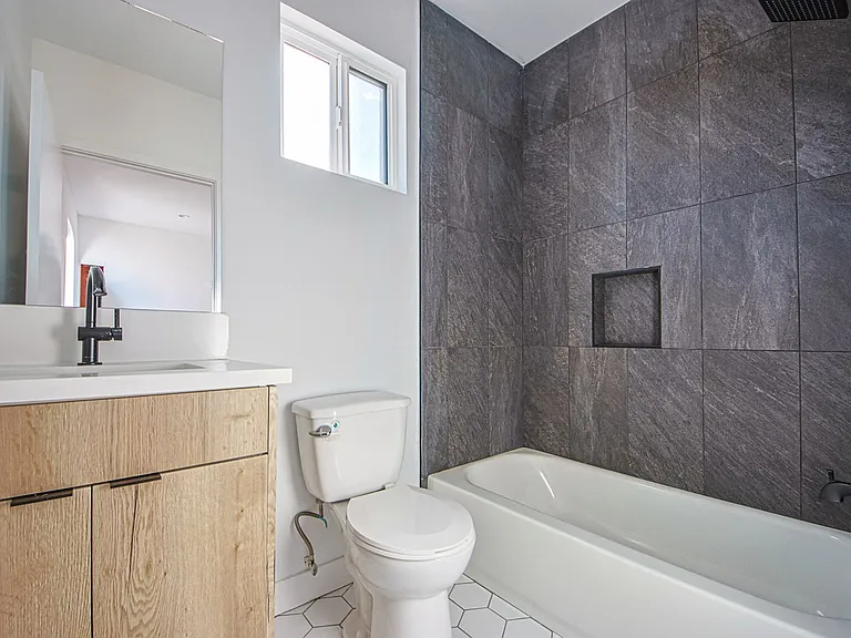 6421 Troost Ave — Photo 18