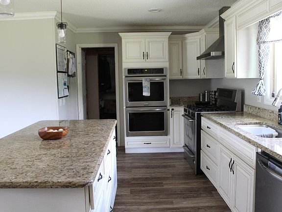 3rd image of 2539 Chisholm Rd
