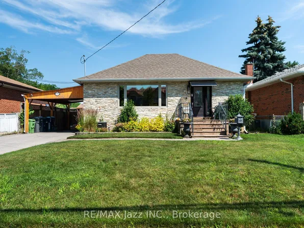 12 Warnsworth St, Toronto, ON M1E 2L9