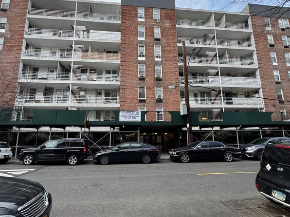 2626 Homecrest Avenue image 1 of 7