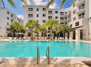 3575 NW 3rd St #512, Miami, FL 33125