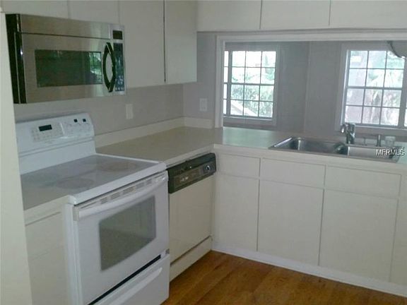 3rd image of 5203 Bayshore Blvd APT 4