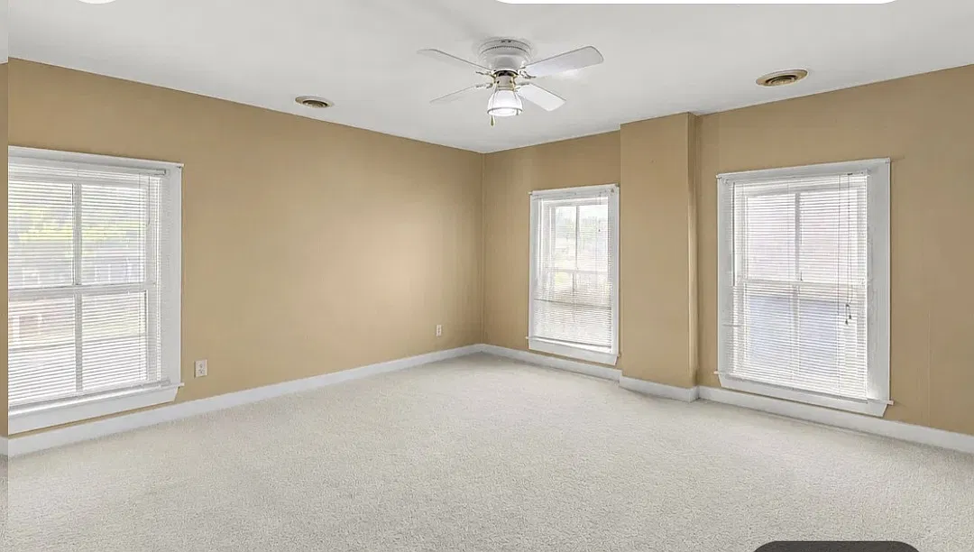 1 bed, 900 sqft, $1,150 — Photo 4