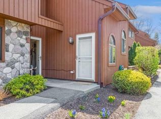 183 Red Cardinal Ct, Poughkeepsie, NY 12603