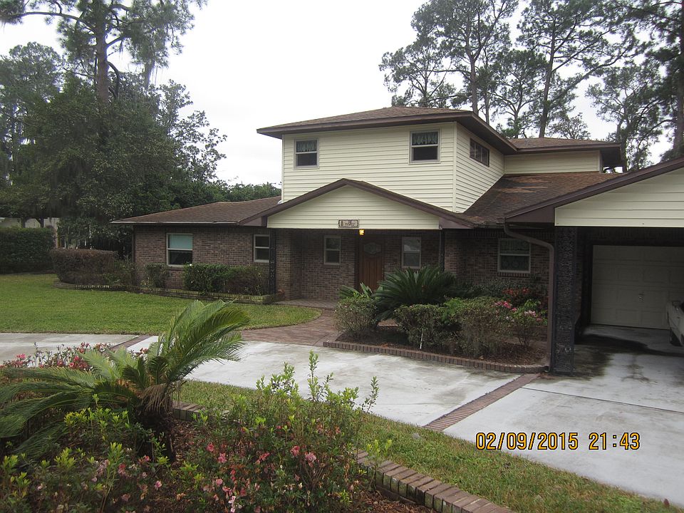 1st image of 18 Garden Dr