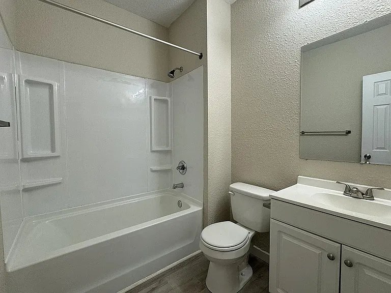 1132 W Division St #A — Photo 10