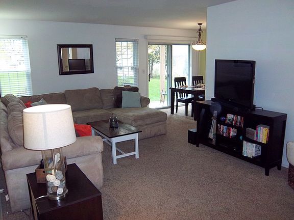 3rd image of 257 Green Knoll Ln