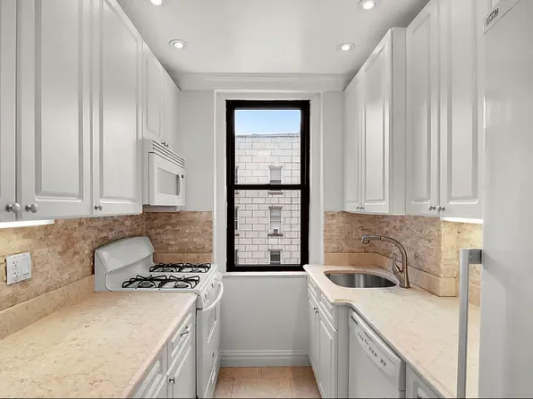 172 East 91st Street image 1 of 9