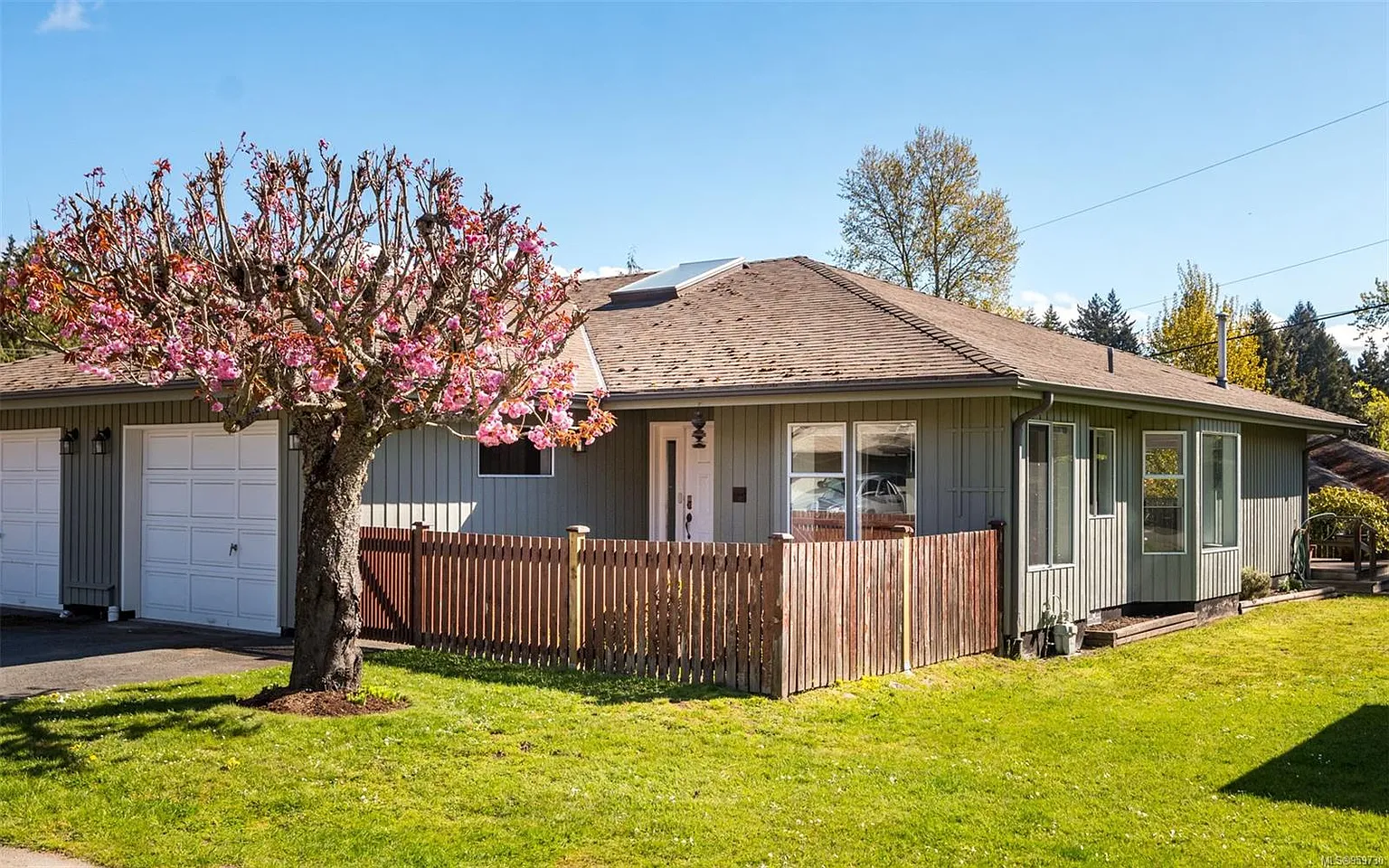 235 Park Dr #4 photo 1