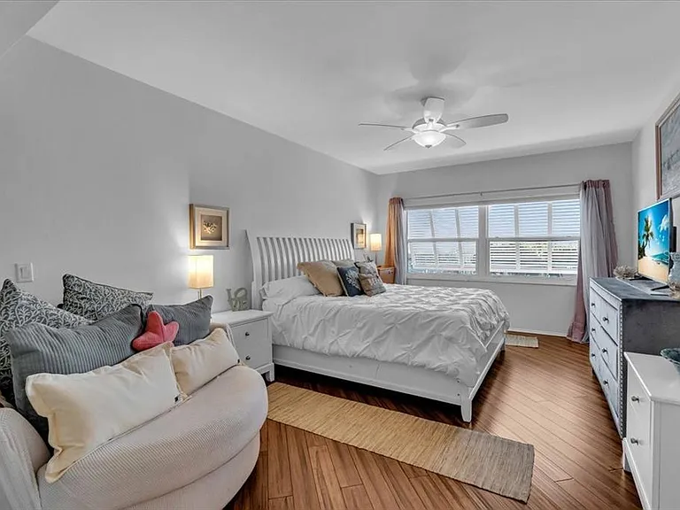 5621 Gulf Of Mexico Dr #102 — Photo 14