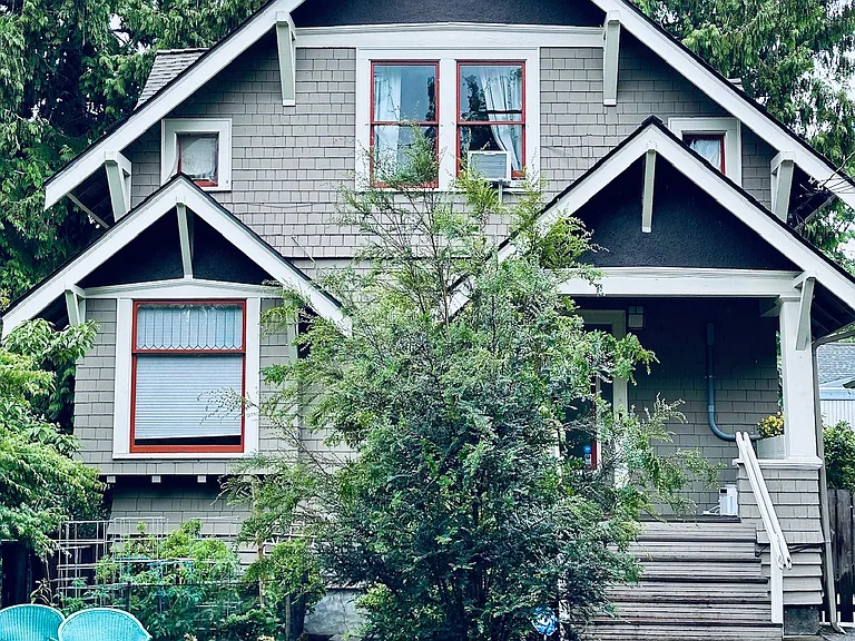Thackeray Pl NE — Photo 12