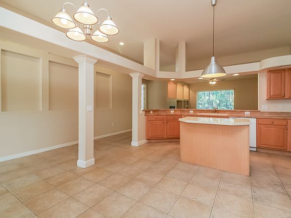 5th image of 18203 Wimbledon Green Pl