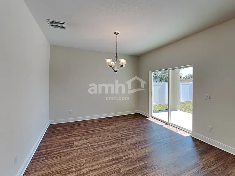 1159 Sky Lakes Dr — Photo 5