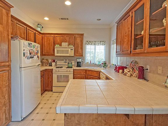 3rd image of 1787 Lakeside Dr