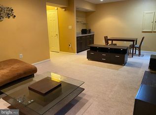 10239 Aspen Willow Dr, Fairfax, VA 22032