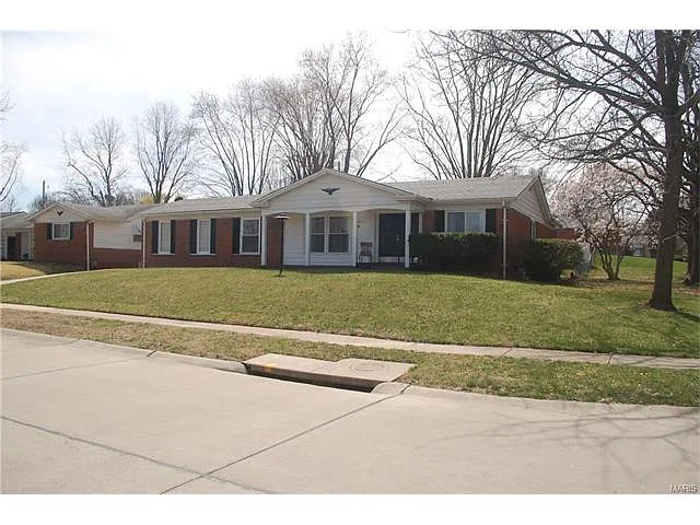 2943 Aberdeen Dr photo 1