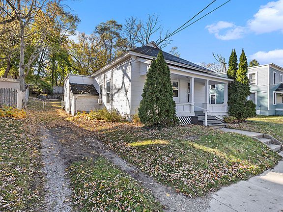 2nd image of 632 Lamberton St NE