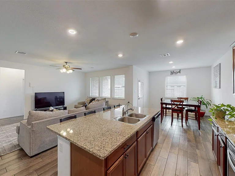 31415 Whitcombe Summit Way — Photo 10